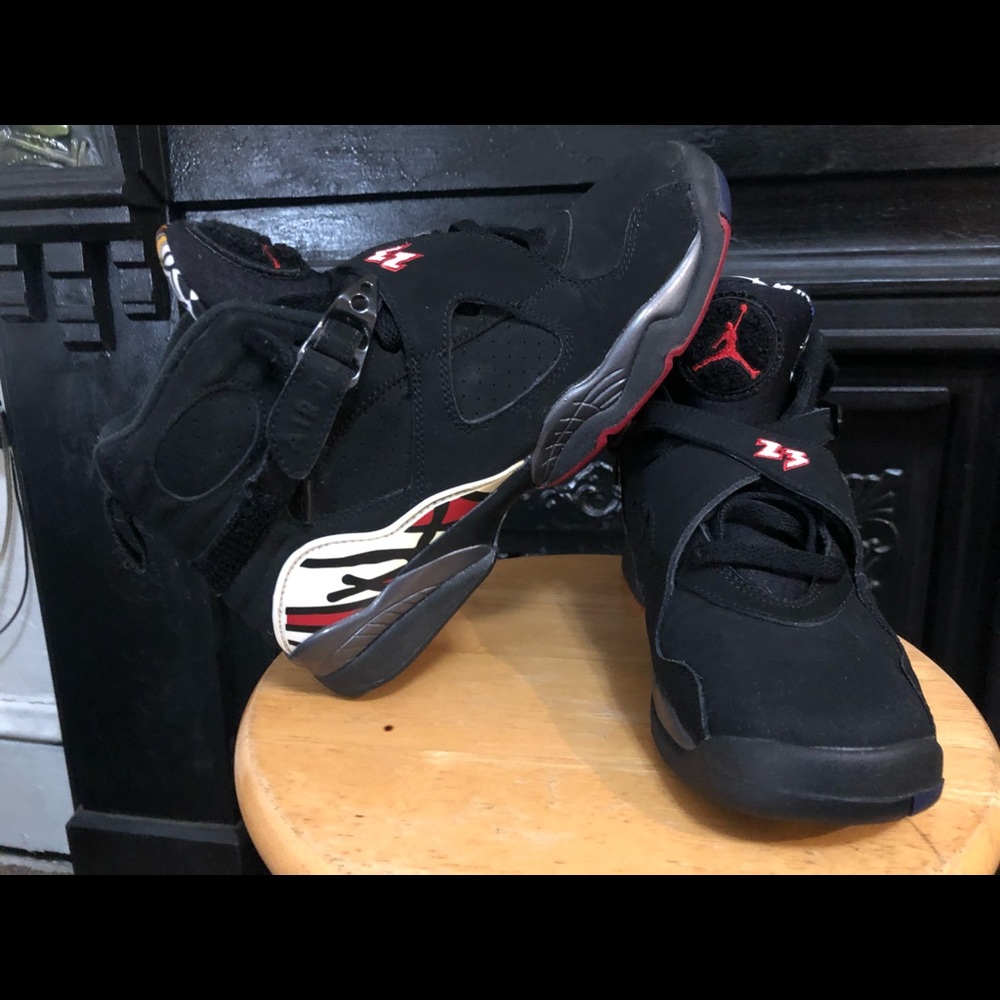 Jordan 8s Playoffs Black and Red Size 7y (Suede/Nubuck